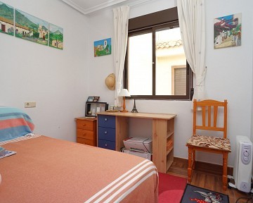 Apartamento de 2 dormitorios y 1 baño en el último piso con terraza privada en la azotea - Lotus Properties