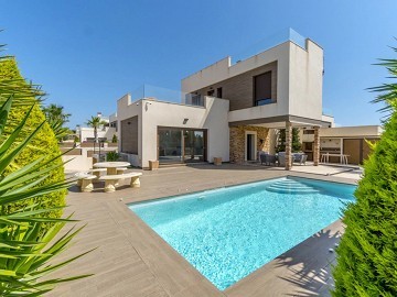 Luxurious detached Villa in La Mata - Lotus Properties