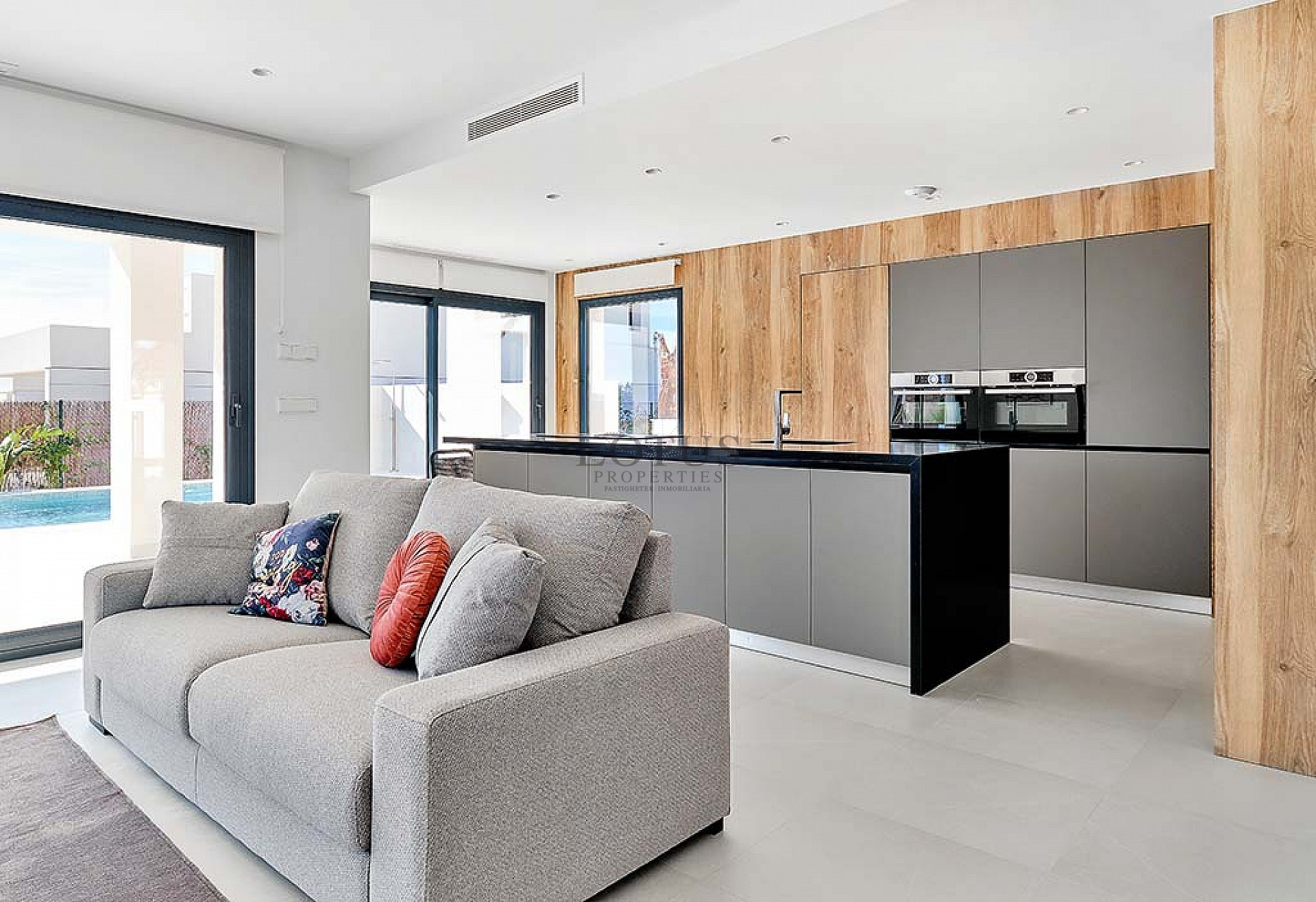 Una villa de lujo recién construida más allá de lo común. - Lotus Properties