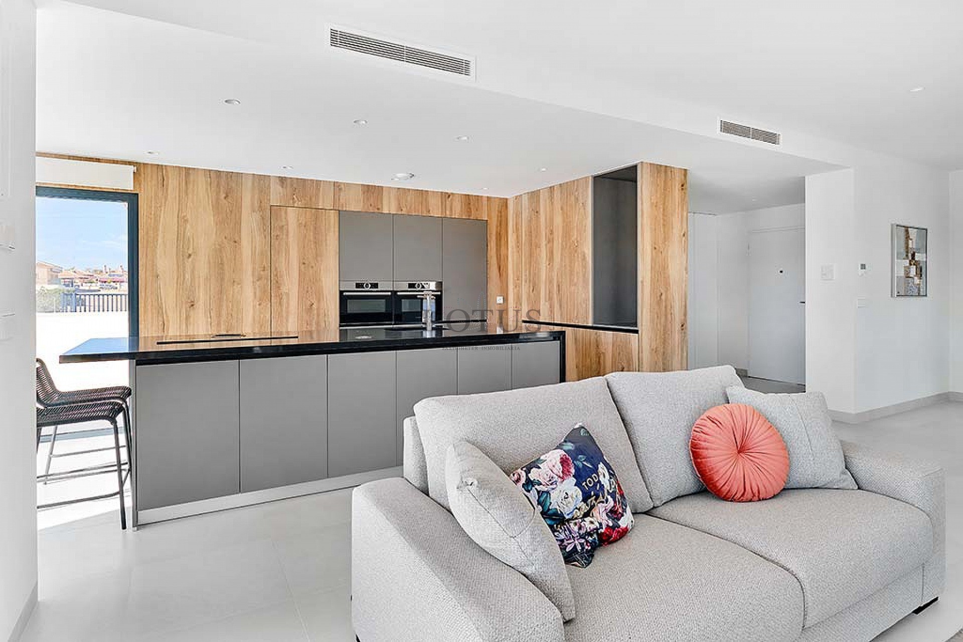 Una villa de lujo recién construida más allá de lo común. - Lotus Properties