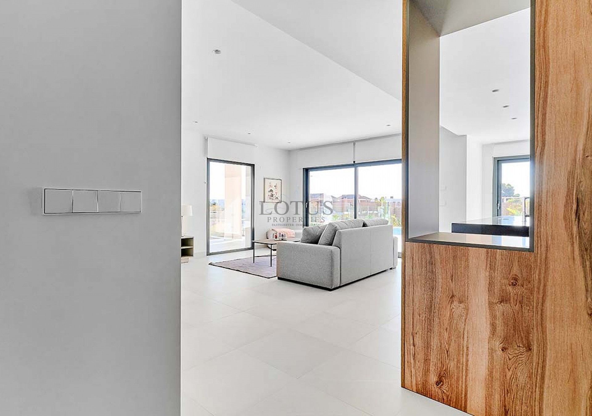 Una villa de lujo recién construida más allá de lo común. - Lotus Properties