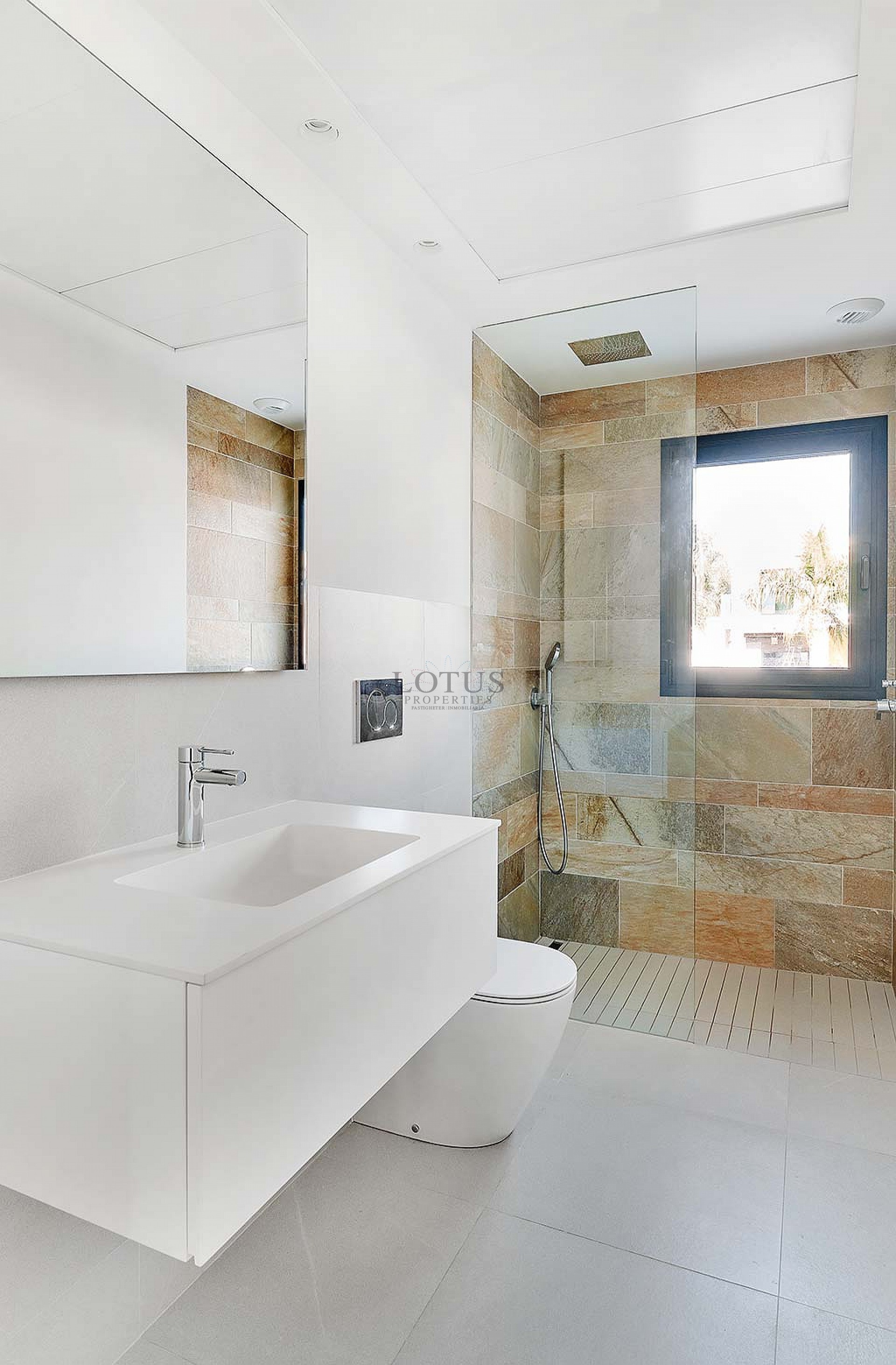 Una villa de lujo recién construida más allá de lo común. - Lotus Properties