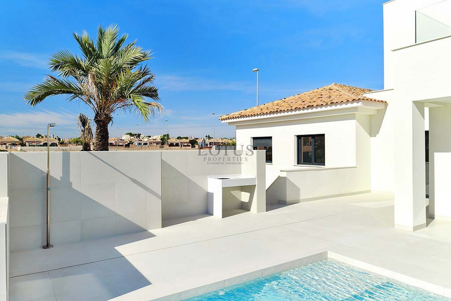 Una villa de lujo recién construida más allá de lo común. - Lotus Properties