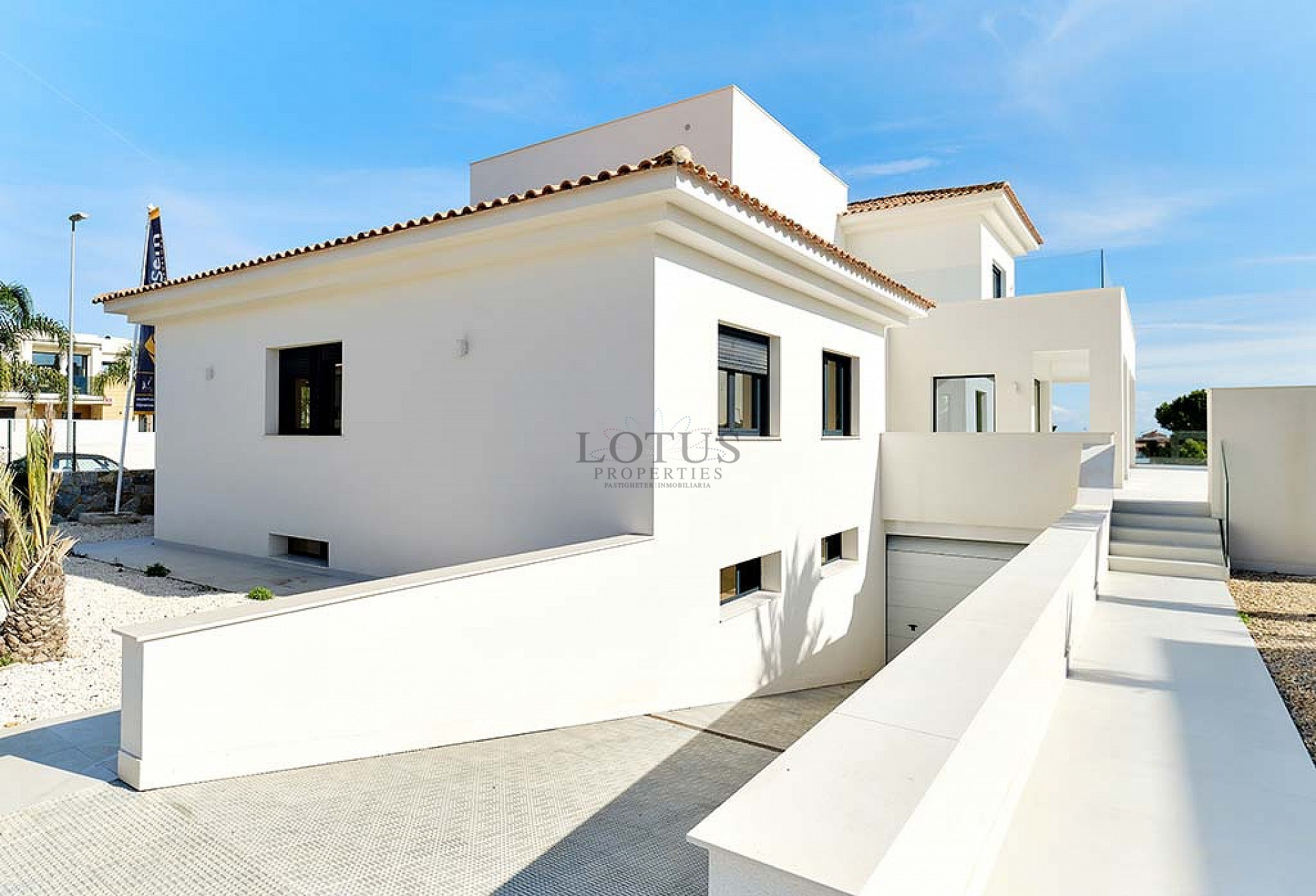 Una villa de lujo recién construida más allá de lo común. - Lotus Properties