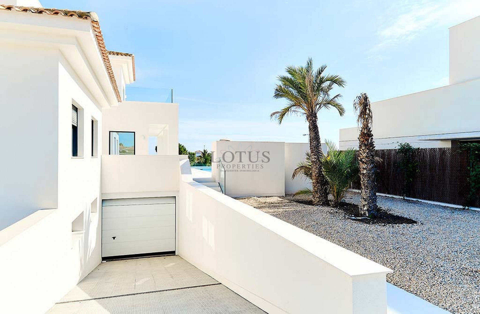Una villa de lujo recién construida más allá de lo común. - Lotus Properties