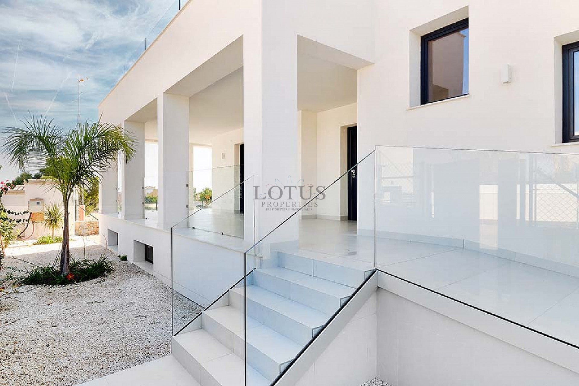 Una villa de lujo recién construida más allá de lo común. - Lotus Properties