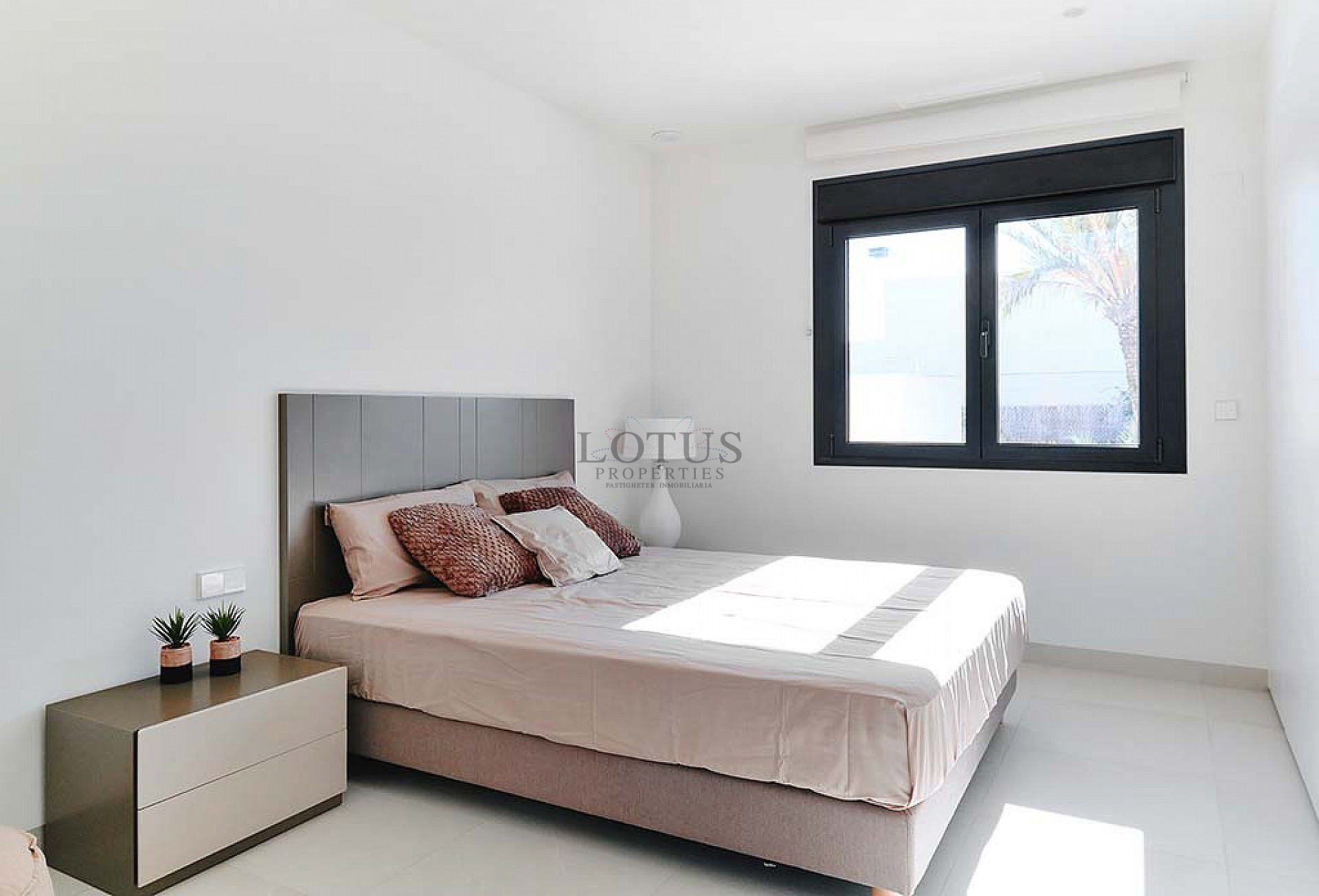 Una villa de lujo recién construida más allá de lo común. - Lotus Properties