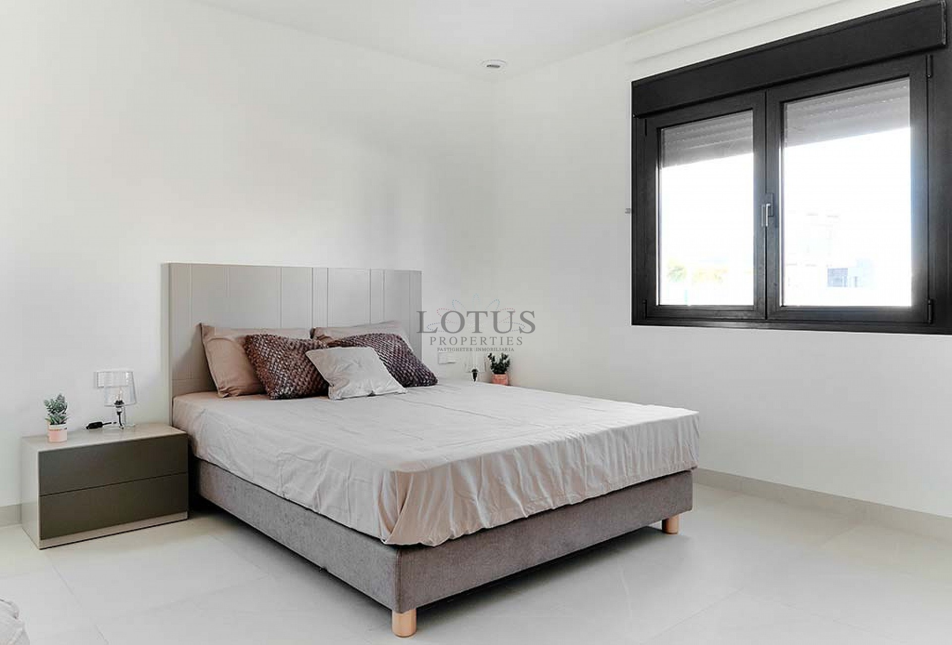 Una villa de lujo recién construida más allá de lo común. - Lotus Properties