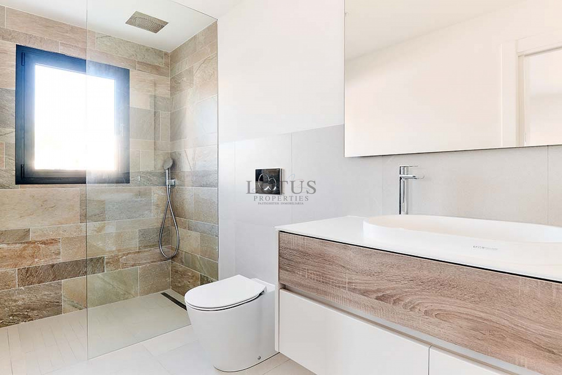 Una villa de lujo recién construida más allá de lo común. - Lotus Properties