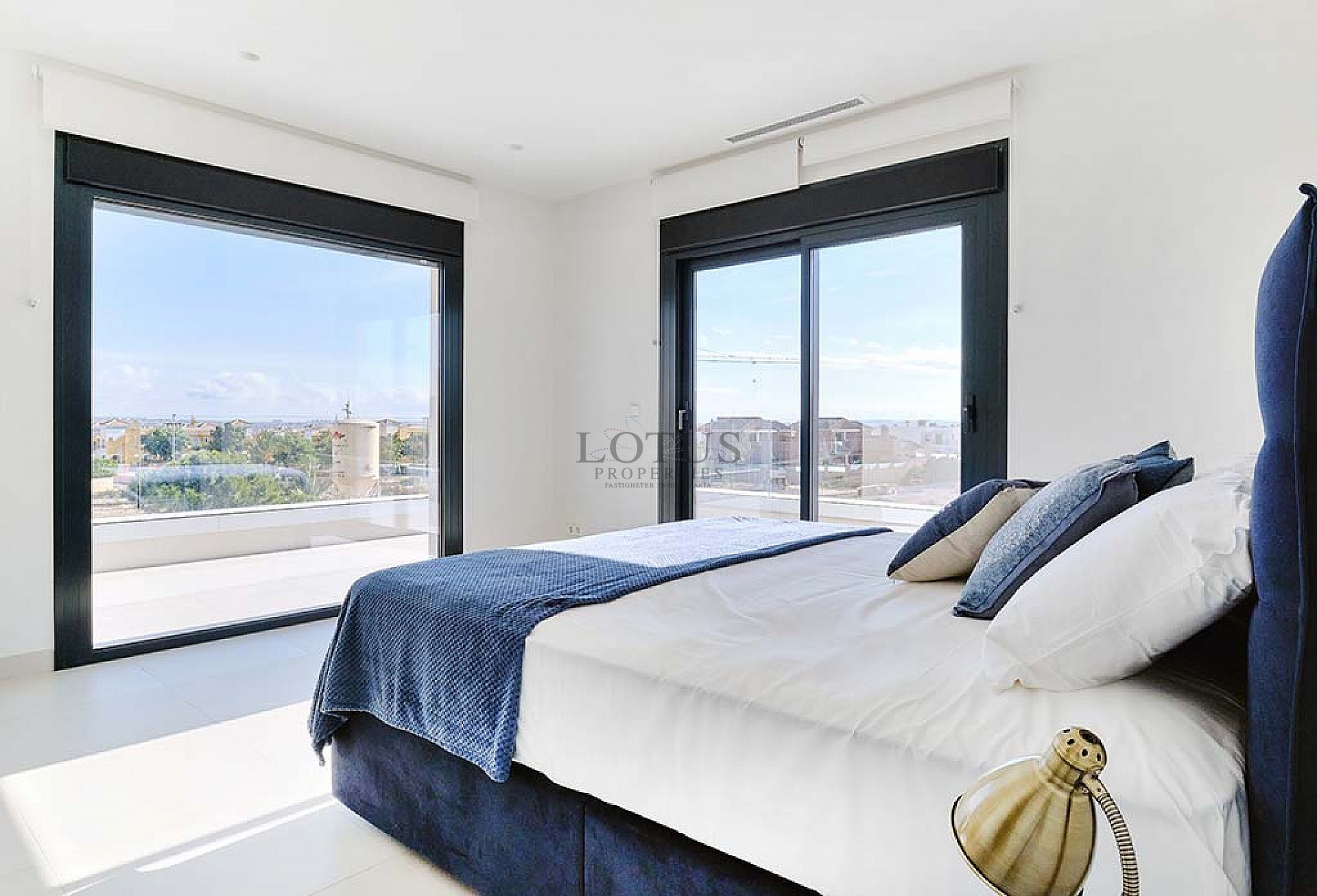 Una villa de lujo recién construida más allá de lo común. - Lotus Properties