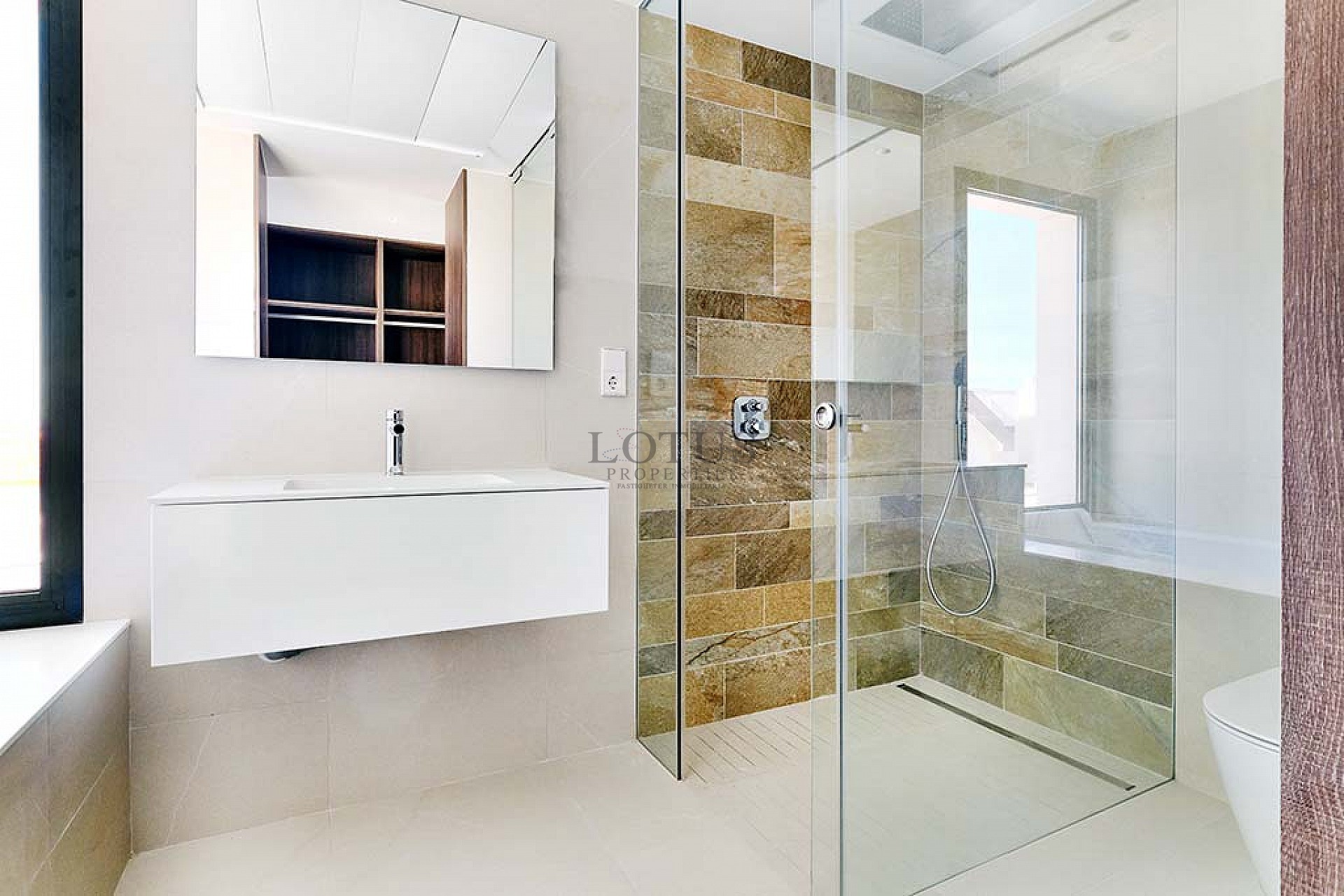 Una villa de lujo recién construida más allá de lo común. - Lotus Properties