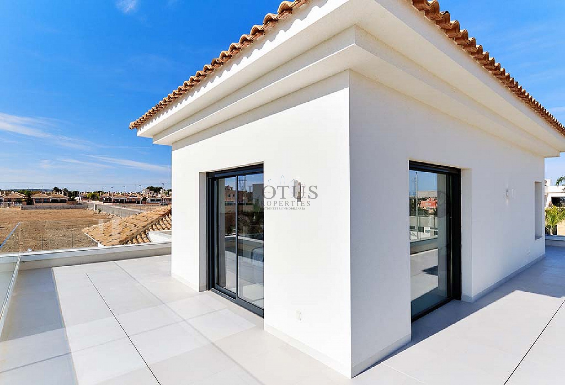 Una villa de lujo recién construida más allá de lo común. - Lotus Properties