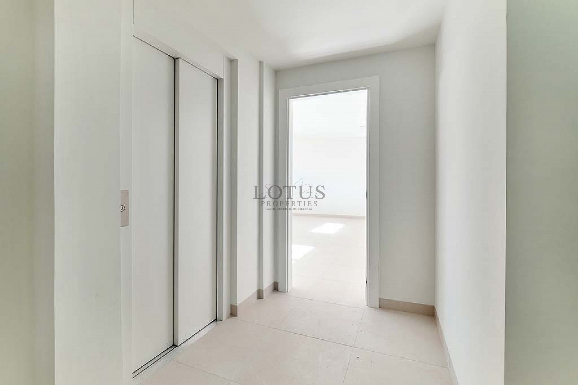 Una villa de lujo recién construida más allá de lo común. - Lotus Properties