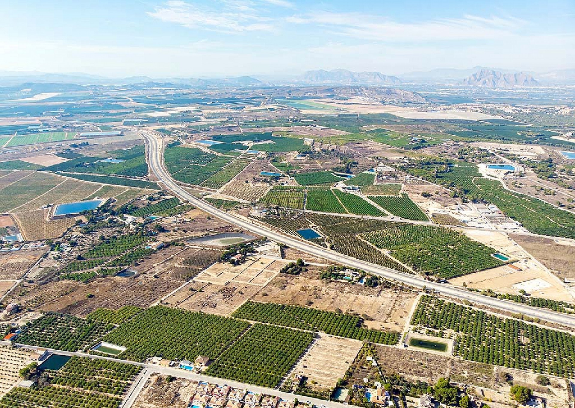 Una villa de lujo recién construida más allá de lo común. - Lotus Properties