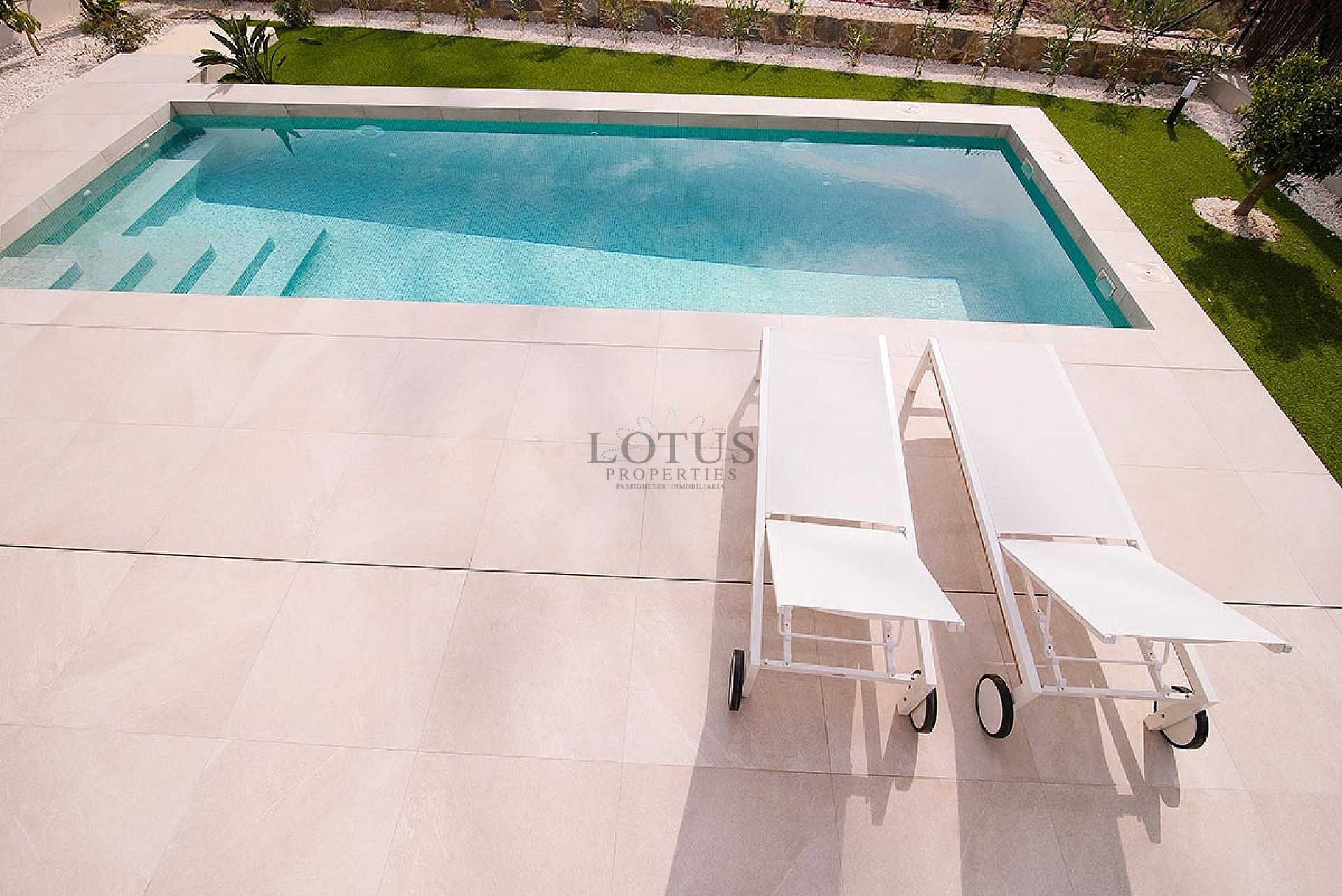 Fantastische nieuw geproduceerde villa met twee verdiepingen - Lotus Properties