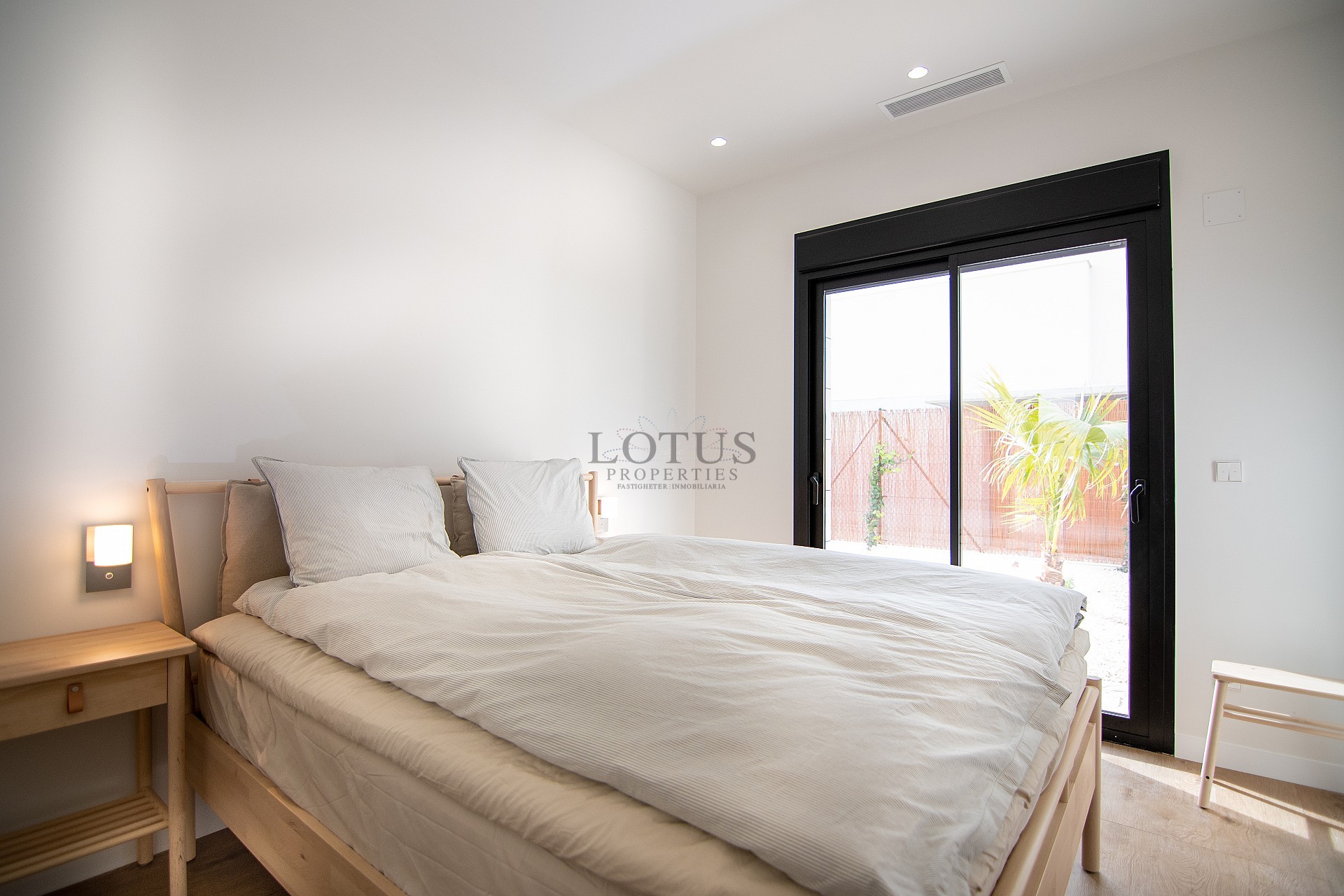 Fantastische nieuw geproduceerde villa met twee verdiepingen - Lotus Properties