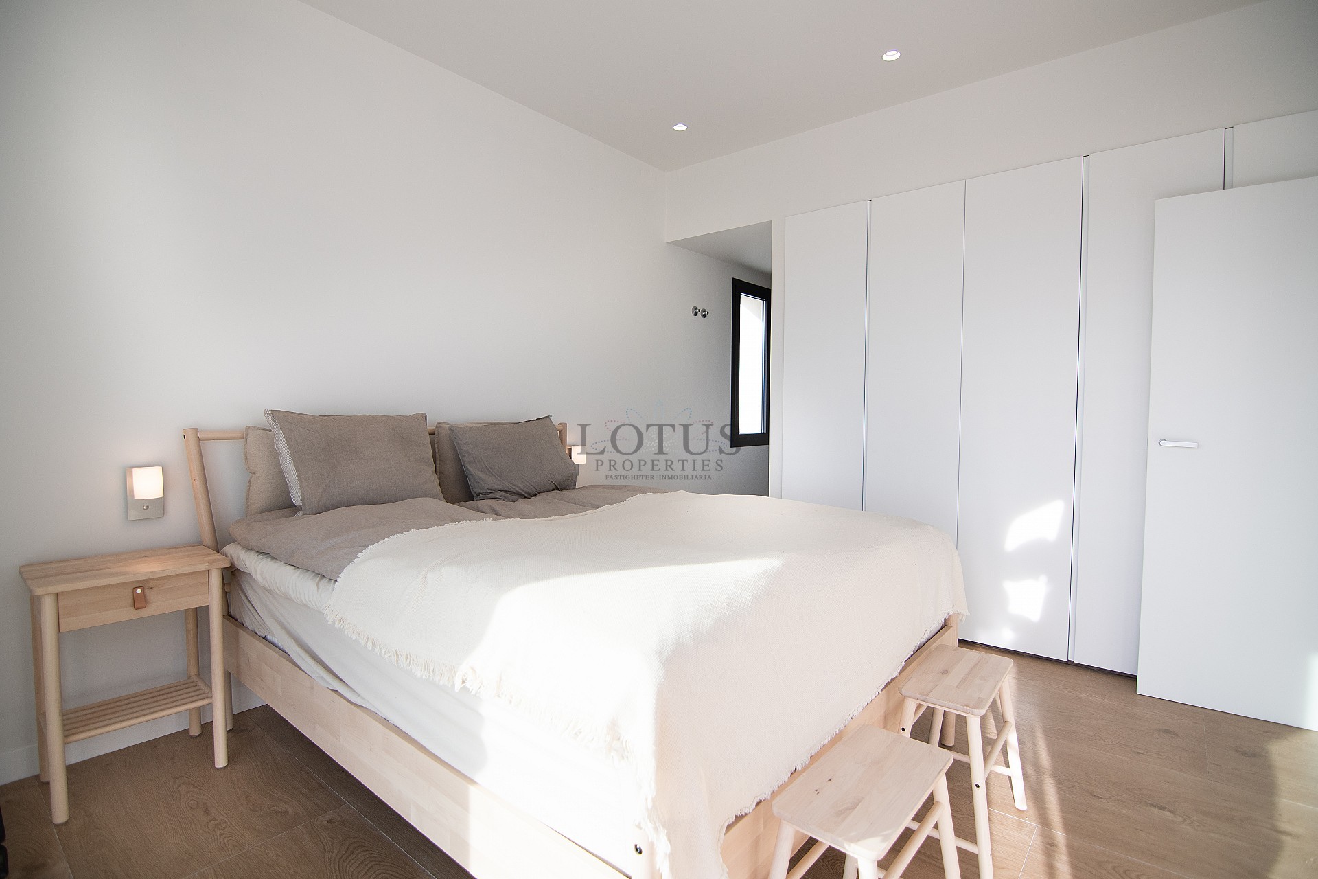 Fantastische nieuw geproduceerde villa met twee verdiepingen - Lotus Properties