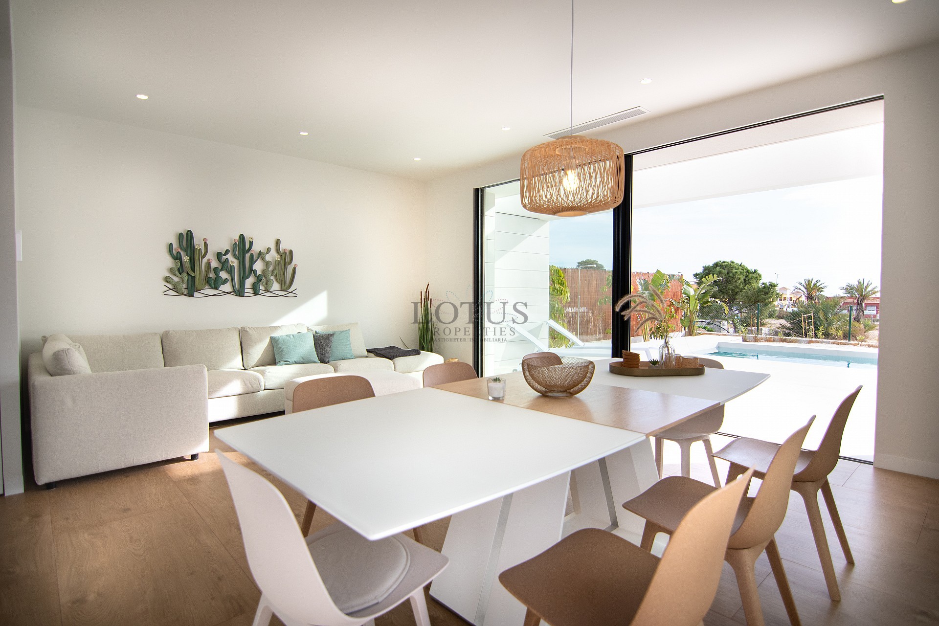 Fantastische nieuw geproduceerde villa met twee verdiepingen - Lotus Properties