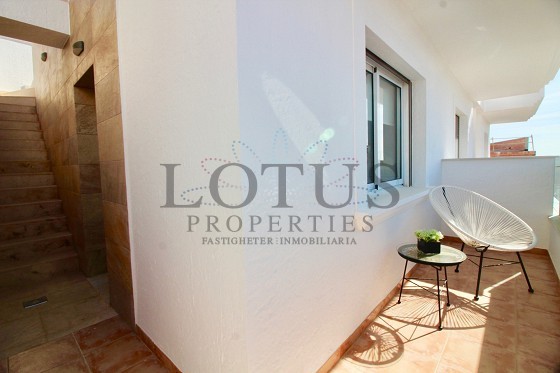 Adosados nuevos y valiosos - Los Altos de la Laguna - Lotus Properties