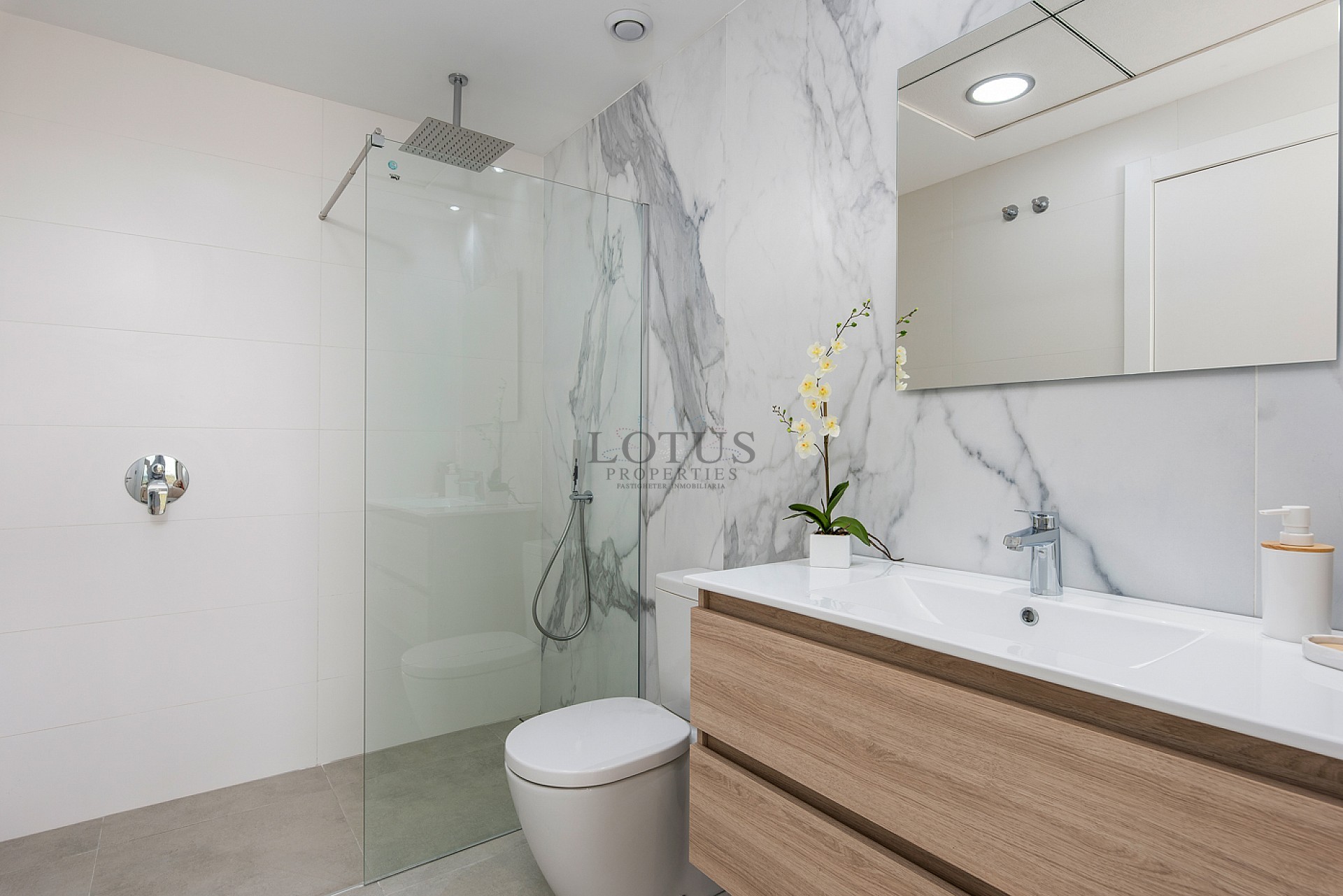 Piscina médica Nya Villor en Benijofar - Lotus Properties