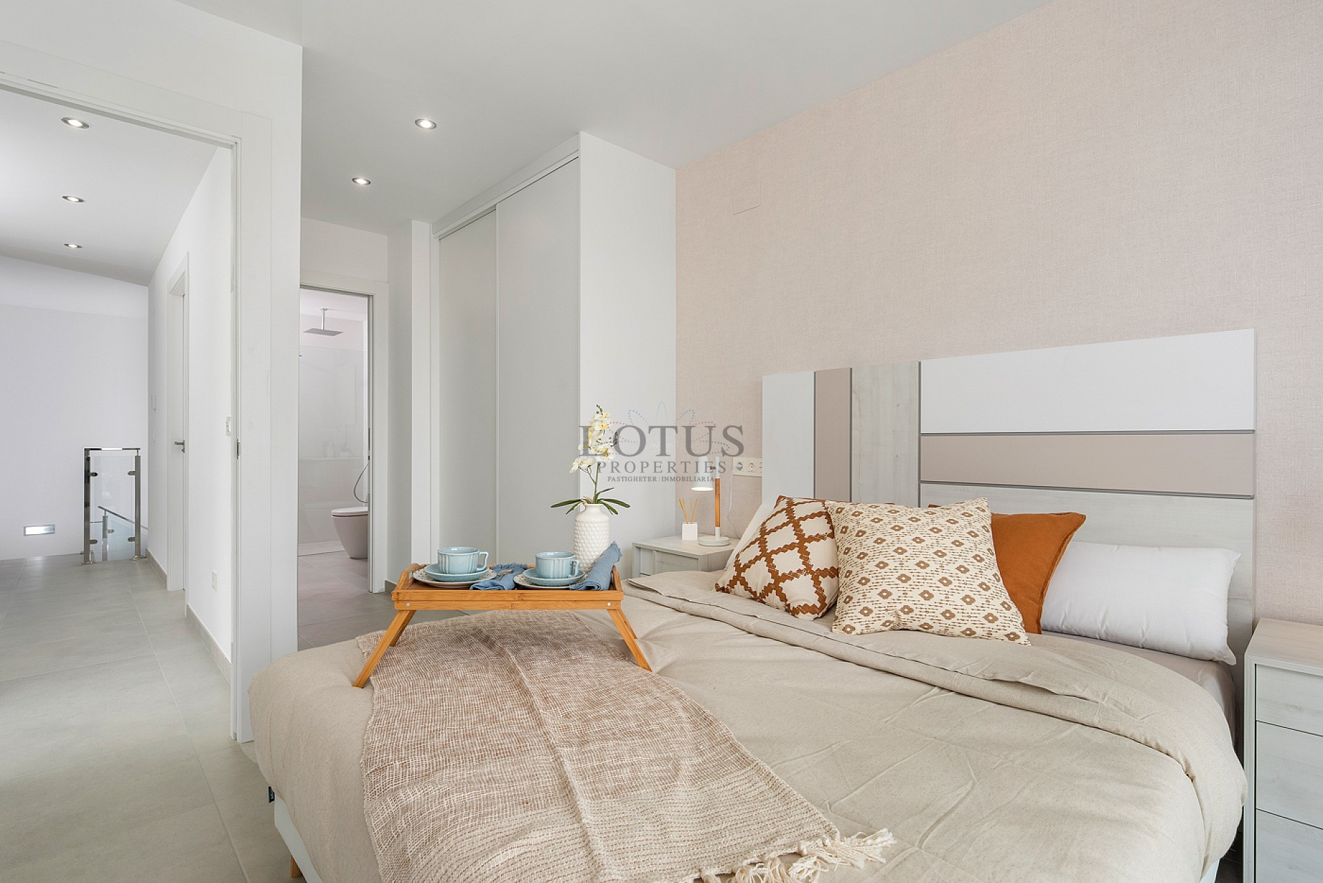 Piscina médica Nya Villor en Benijofar - Lotus Properties