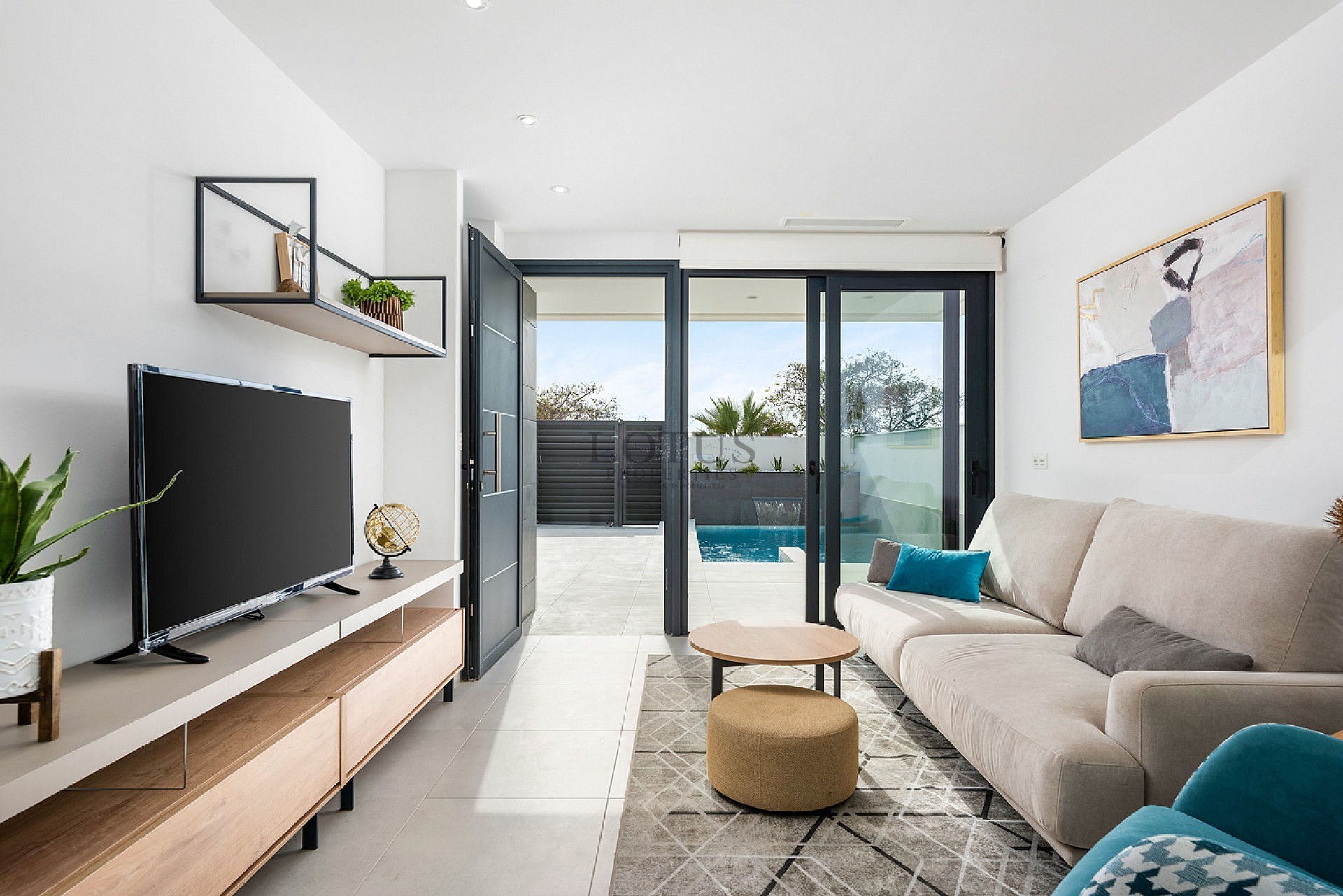 Piscina médica Nya Villor en Benijofar - Lotus Properties