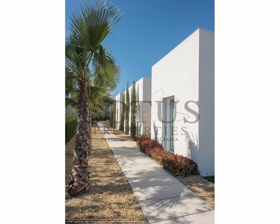 Kvalitets Villor i det exklusiva området Las Colinas Golf - Lotus Properties