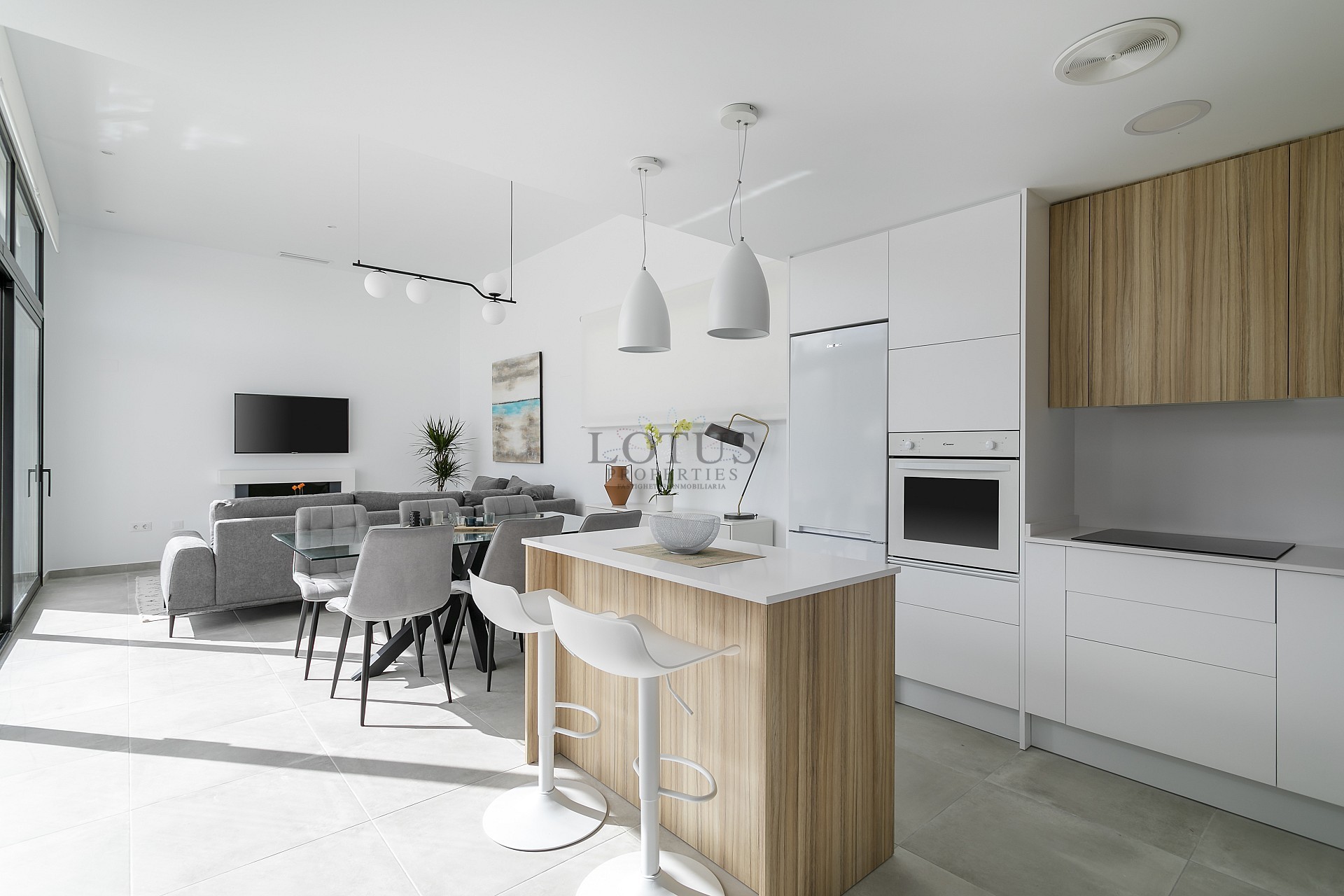 Nieuw gebouwde villa  - Lotus Properties