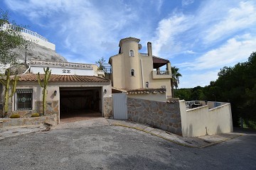 Beautiful rustic villa in Los Ramblas golf course - Lotus Properties
