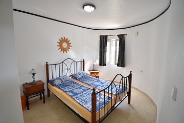 Villa med 5 sovrum och 3 badrum i exklusiva Las Ramlas  - Lotus Properties