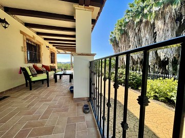 ¡Increíble finca en Orihuela con 4 dormitorios y hermosas vistas! - Lotus Properties