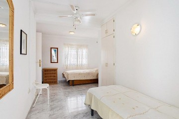 Stort radhus i La Siesta med 3 sovrum och 2 badrum - Lotus Properties