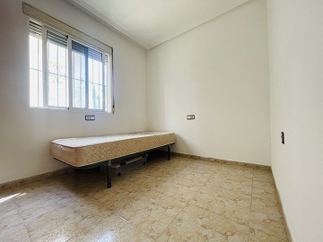 Квартира на первом этаже с 3 спальнями и 2 ванными комнатами с собственной ванной комнатой. - Lotus Properties