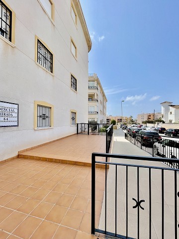 Precioso apartamento en popular área de Playa Flamenca - Lotus Properties