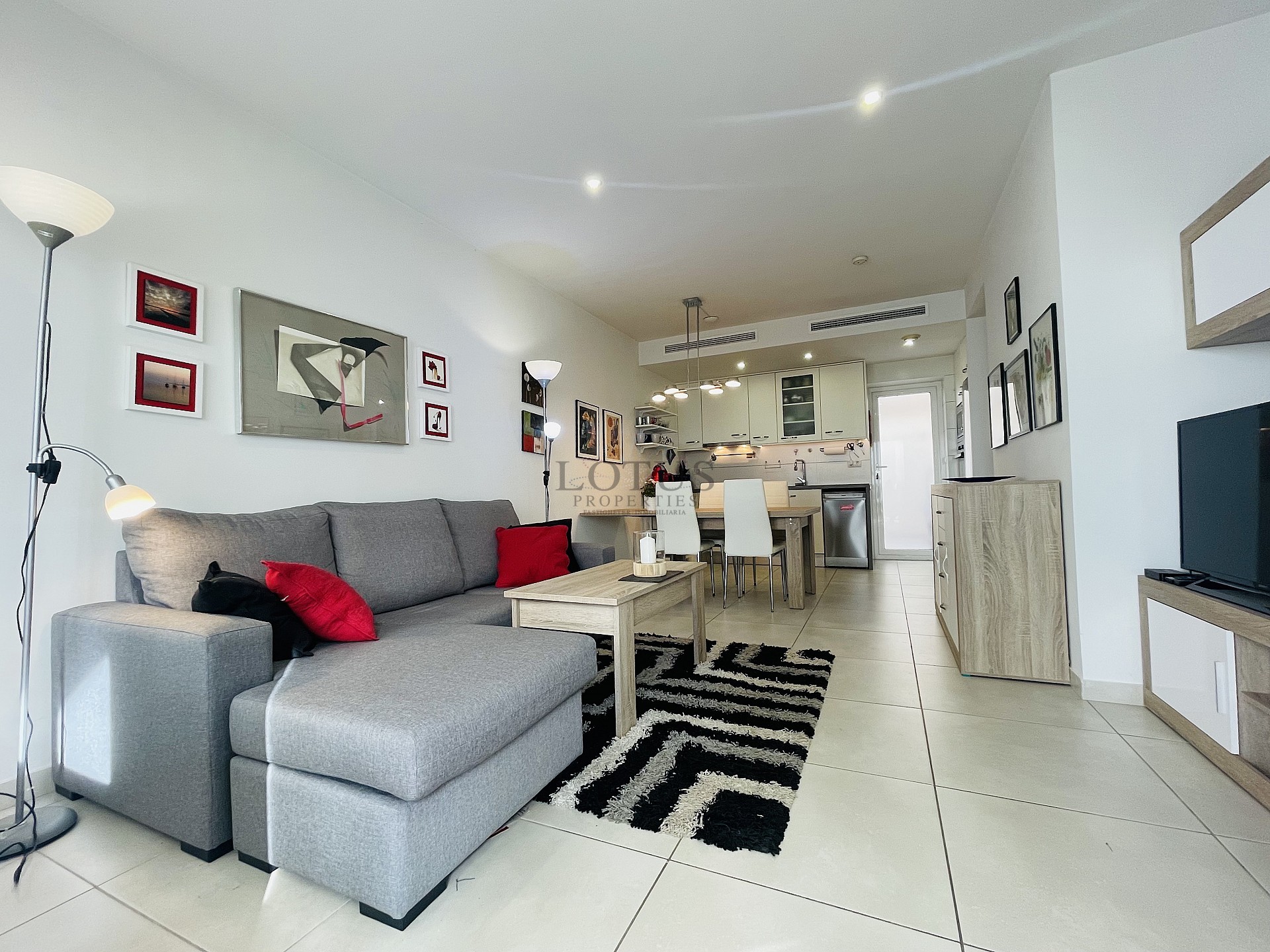 Södervänd markplan  i nyskick i Res. Vistabella - Aguas Nuevas - Lotus Properties