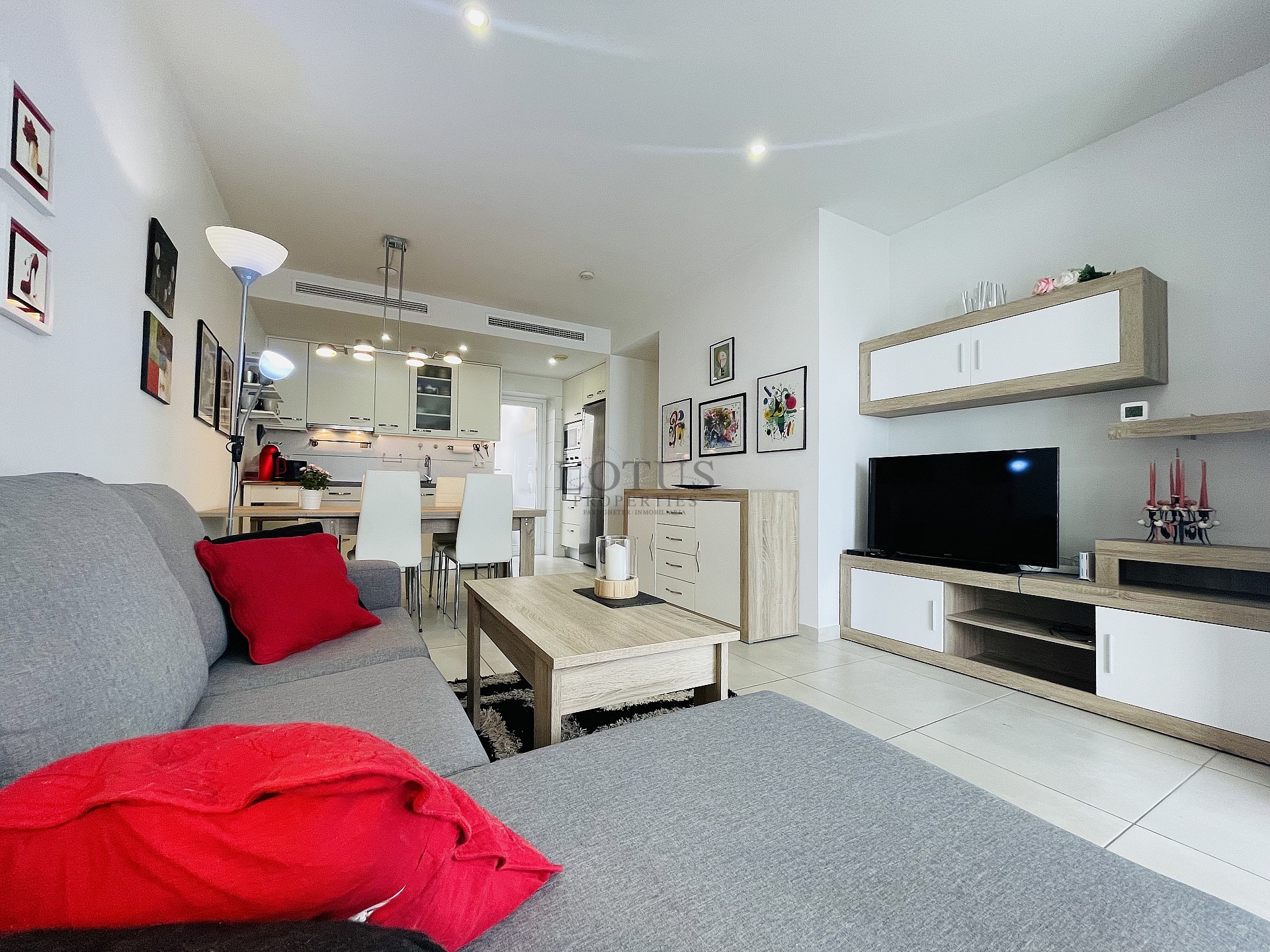 Södervänd markplan  i nyskick i Res. Vistabella - Aguas Nuevas - Lotus Properties