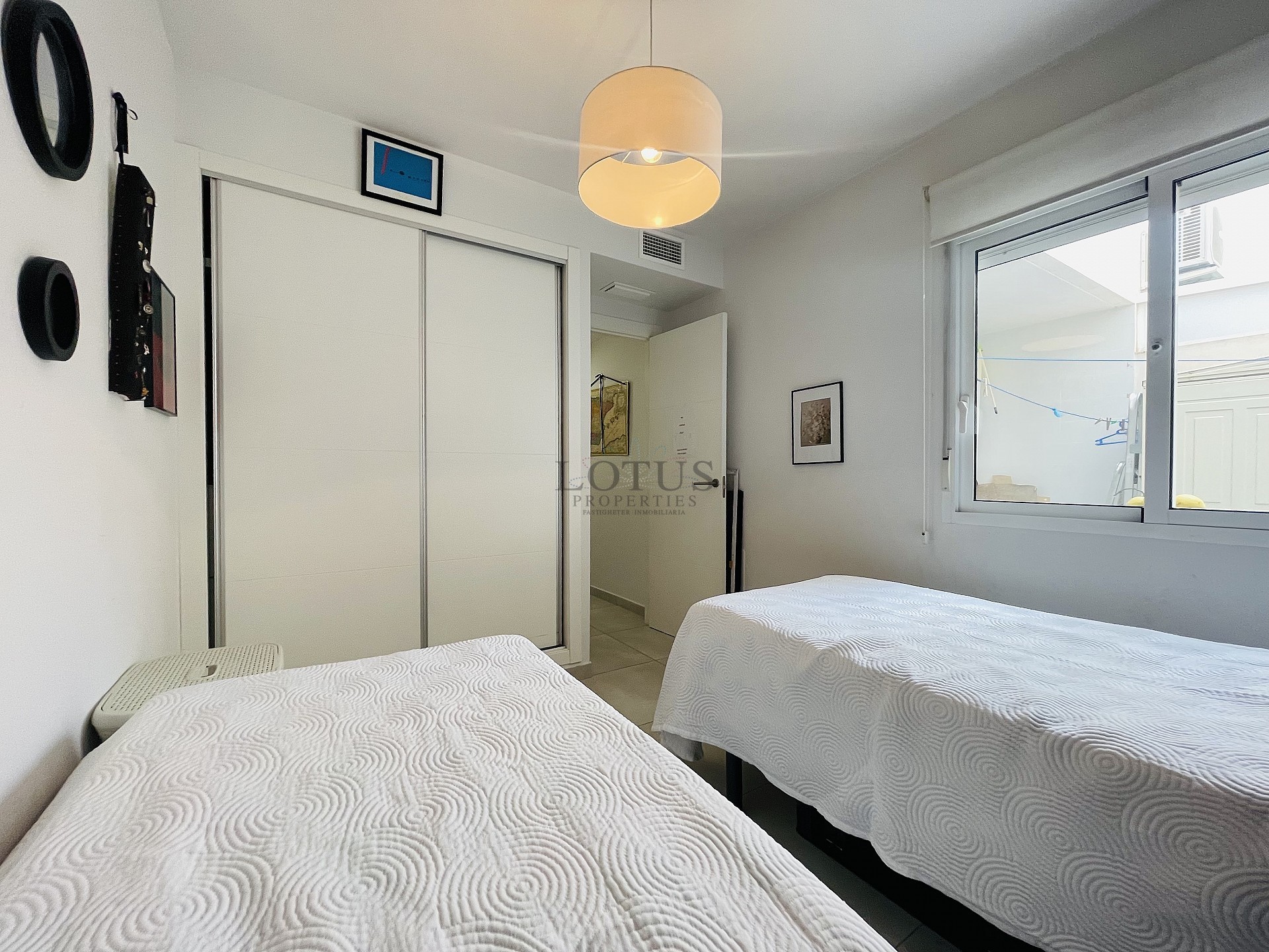 Södervänd markplan  i nyskick i Res. Vistabella - Aguas Nuevas - Lotus Properties