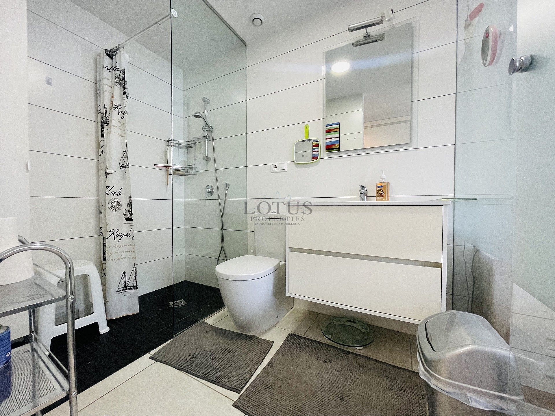 Södervänd markplan  i nyskick i Res. Vistabella - Aguas Nuevas - Lotus Properties