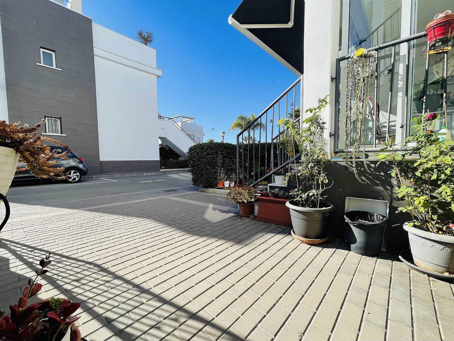 Södervänd markplan  i nyskick i Res. Vistabella - Aguas Nuevas - Lotus Properties