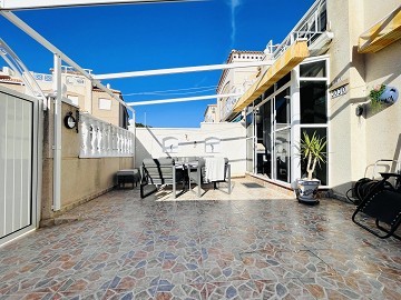 Первый этаж в идеальном месте с большой террасой на юго-западе в Альтос-де-ла-Баия III. - Lotus Properties