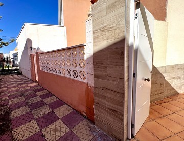 Adosado reformado con vistas al mar en La Rosaleda, Torrevieja - Lotus Properties