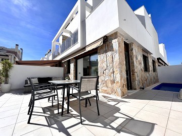 Corner townhouse with private pool - Lotus Properties