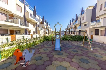 Ático de 3 habitaciones a sólo 400 m de la playa - Mil Palmeras - Lotus Properties