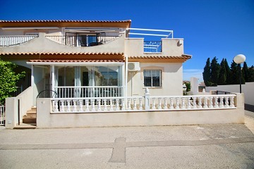 Casa adosada de esquina reformada en Playa Flamenca - Lotus Properties