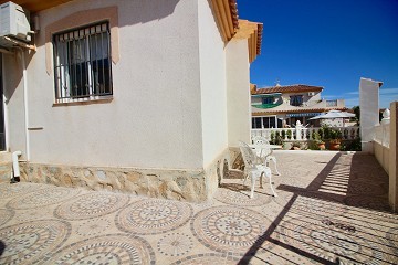 Renoverat hörnradhus i Iria 3 - Playa Flamenca - Lotus Properties