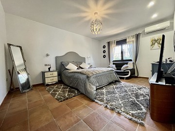 Spectaculair gerenoveerd herenhuis in Orihuela met 4 slaapkamers! - Lotus Properties