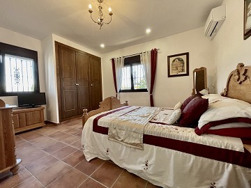 Spectaculair gerenoveerd herenhuis in Orihuela met 4 slaapkamers! - Lotus Properties