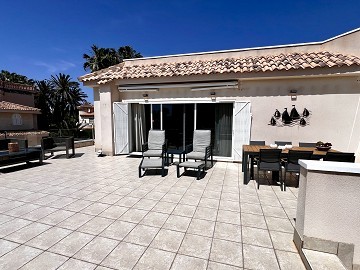 Fantastische villa op 50 meter van het strand van Zenia - Lotus Properties