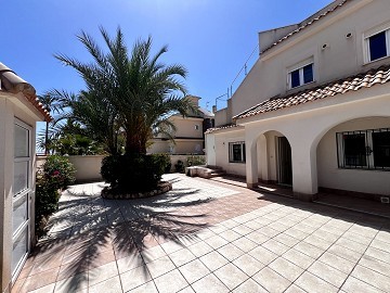 Fantastische villa op 50 meter van het strand van Zenia - Lotus Properties