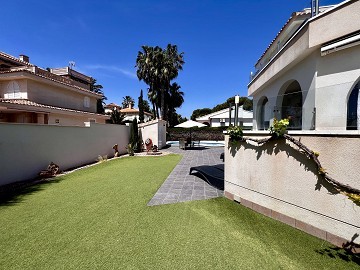 Fantastische villa op 50 meter van het strand van Zenia - Lotus Properties